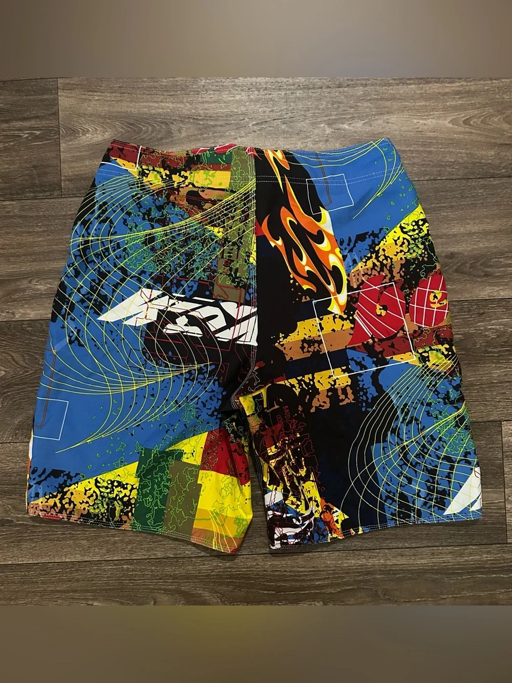 Vintage 2000s Y2K No Boundaries Skate AOP Graffiti Baggy Surfwear Board Shorts S